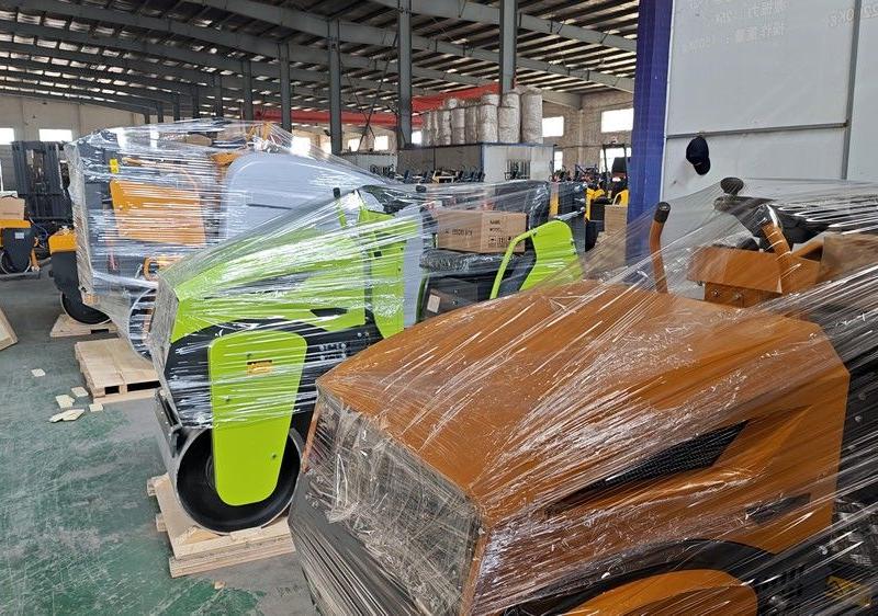 持續(xù)交貨中！奔馬小型壓路機(jī)出口發(fā)貨